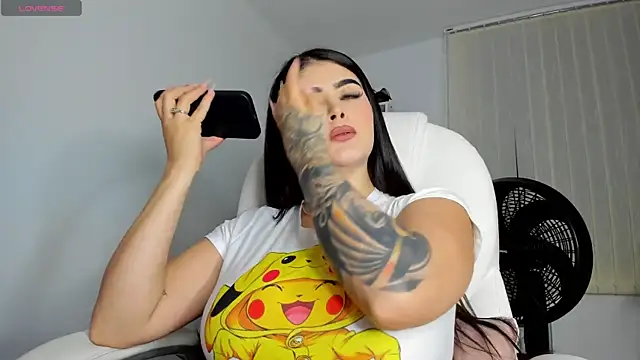 Snapshot of misslollipop04 chatting on 01.13.25 misslollipop04 online show from 01.13.25