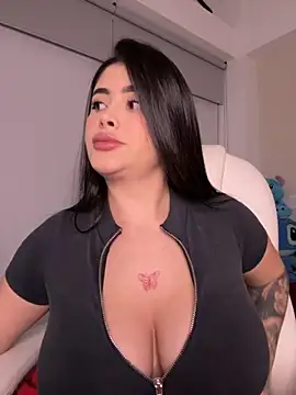 Snapshot of misslollipop04 chatting on 10.19.25 misslollipop04 online show from 10.19.25