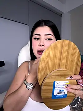 Snapshot of misslollipop04 chatting on 10.23.25 misslollipop04 online show from 10.23.25