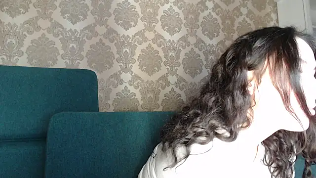 Louise Lavender online show from 03.08.25