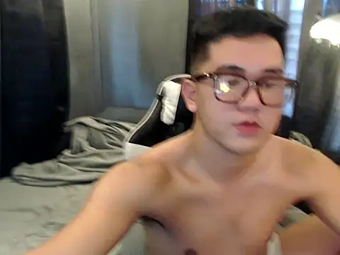 Snapshot of xgregor07 chatting on 11.14.25 xgregor07 online show from 11.14.25