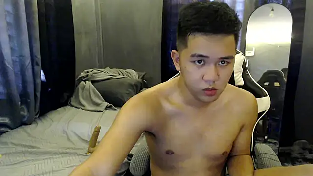 Snapshot of xgregor07 chatting on 11.15.25 xgregor07 online show from 11.15.25