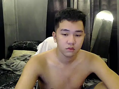 Snapshot of xgregor07 chatting on 11.18.25 xgregor07 online show from 11.18.25