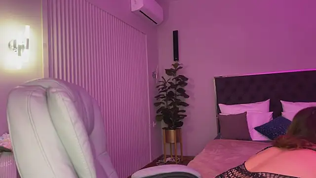 XtraHotX online show from 01.19.25