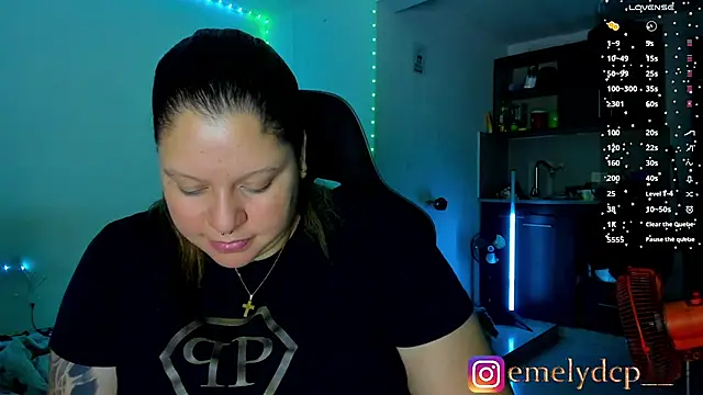 Snapshot of mariana_maze chatting on 06.17.26 mariana maze online show from 06.17.26