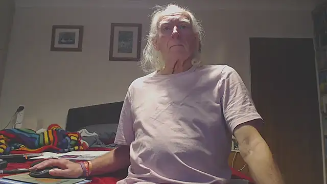 Snapshot of WaverlyKernow chatting on 01.10.26 WaverlyKernow online show from 01.10.26