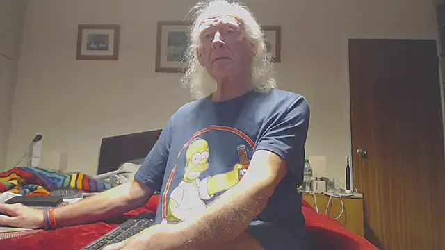 Snapshot of WaverlyKernow chatting on 01.12.26 WaverlyKernow online show from 01.12.26