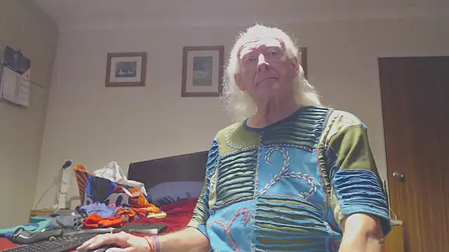 Snapshot of WaverlyKernow chatting on 02.06.26 WaverlyKernow online show from 02.06.26