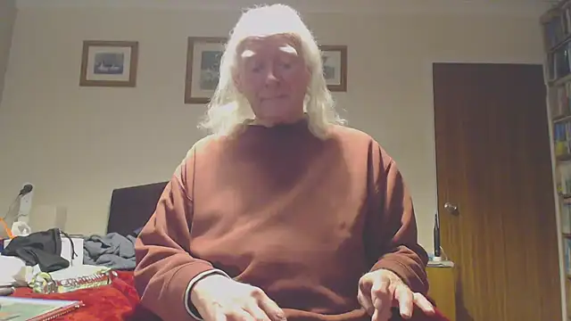 Snapshot of WaverlyKernow chatting on 02.22.26 WaverlyKernow online show from 02.22.26