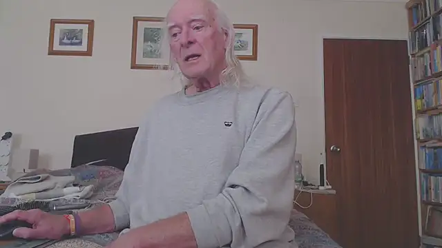 Snapshot of WaverlyKernow chatting on 03.09.26 WaverlyKernow online show from 03.09.26