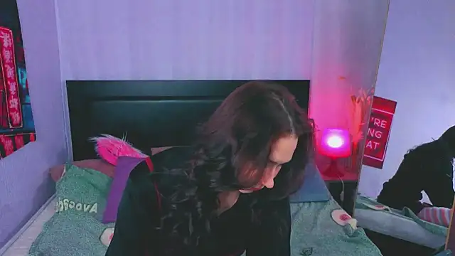 Snapshot of ArmiEri chatting on 02.19.26 ArmiEri online show from 02.19.26