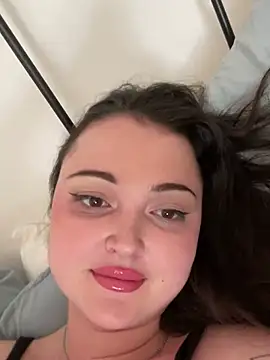 Snapshot of chunliklk chatting on 12.16.24 chunliklk online show from 12.16.24