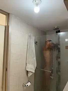 Snapshot of sendfer chatting on 10.31.25 sendfer online show from 10.31.25