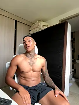 Snapshot of sendfer chatting on 11.18.25 sendfer online show from 11.18.25