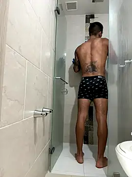 Snapshot of sendfer chatting on 11.22.25 sendfer online show from 11.22.25