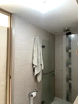 Snapshot of sendfer chatting on 11.23.25 sendfer online show from 11.23.25