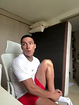 Snapshot of sendfer chatting on 11.27.25 sendfer online show from 11.27.25