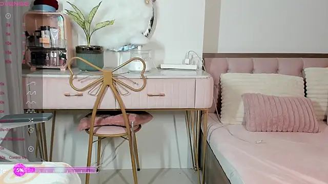  Joliie  online show from 01.31.25