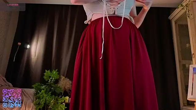 Snapshot of SoniaScott chatting on 12.16.25 SoniaScott online show from 12.16.25