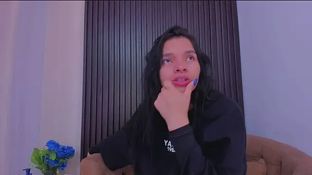  shantal smith online show from 09.08.25