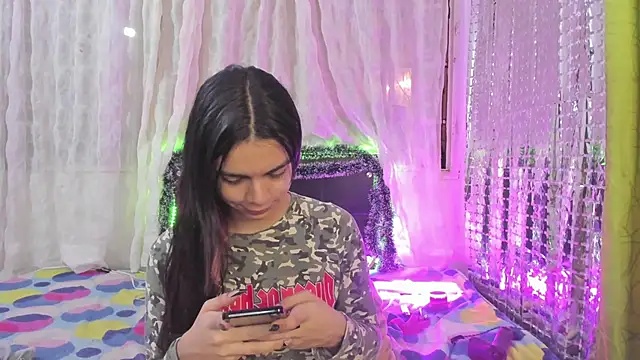 Snapshot of Megan_Miles02 chatting on 12.20.24 Megan Miles02 online show from 12.20.24