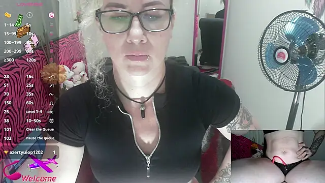 ViickySexy online show from 11.25.25