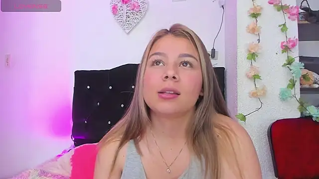 little tifanny82 online show from 02.18.25