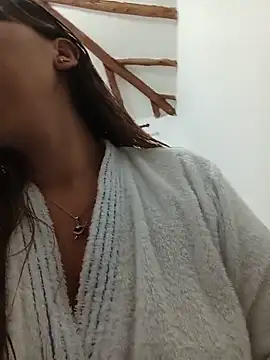 Snapshot of tata_laima__ chatting on 05.19.26 tata laima online show from 05.19.26
