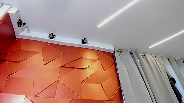 Snapshot of Alexxxholy chatting on 03.17.25 Alexxxholy online show from 03.17.25