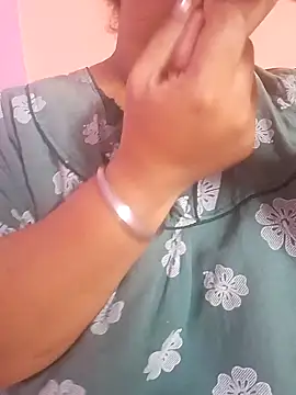 Snapshot of Ravina_patil1 chatting on 02.07.25 Ravina patil1 online show from 02.07.25