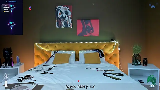 Mary Xextra online show from 02.21.25