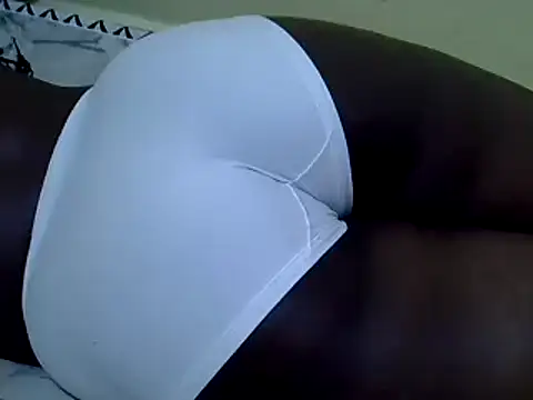 Snapshot of candililie chatting on 02.26.25 candililie online show from 02.26.25