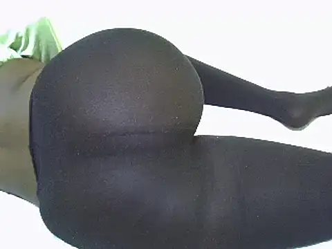 Snapshot of candililie chatting on 03.17.25 candililie online show from 03.17.25