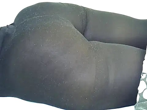 Snapshot of candililie chatting on 09.19.25 candililie online show from 09.19.25