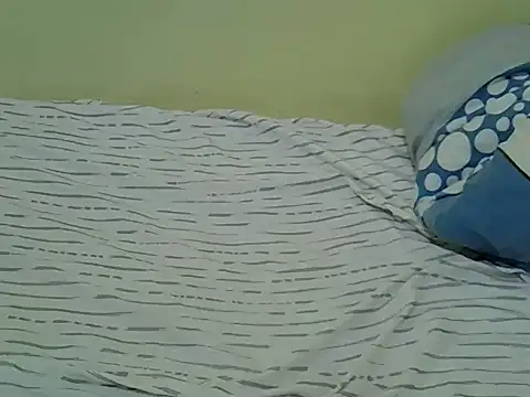 Snapshot of candililie chatting on 10.08.25 candililie online show from 10.08.25