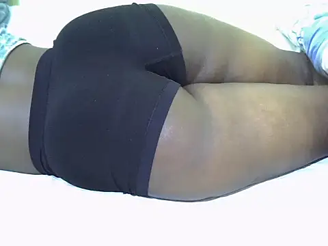 Snapshot of candililie chatting on 11.08.25 candililie online show from 11.08.25