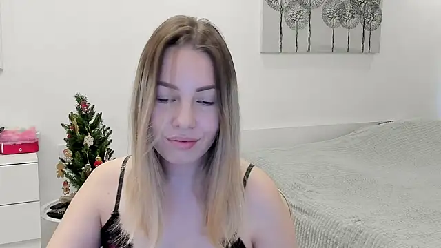 Snapshot of Mia_shy1 chatting on 01.02.25 Mia shy1 online show from 01.02.25