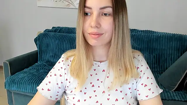 Snapshot of Mia_shy1 chatting on 02.18.25 Mia shy1 online show from 02.18.25