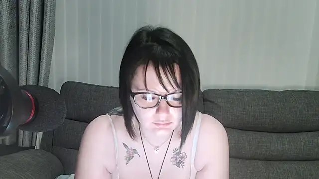 Snapshot of SquirtingIrishShannon chatting on 12.04.24 SquirtingIrishShannon online show from 12.04.24