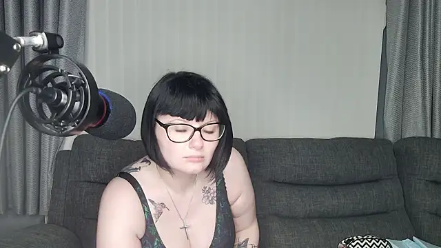 Snapshot of SquirtingIrishShannon chatting on 01.20.25 SquirtingIrishShannon online show from 01.20.25