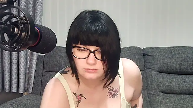 Snapshot of SquirtingIrishShannon chatting on 02.03.25 SquirtingIrishShannon online show from 02.03.25