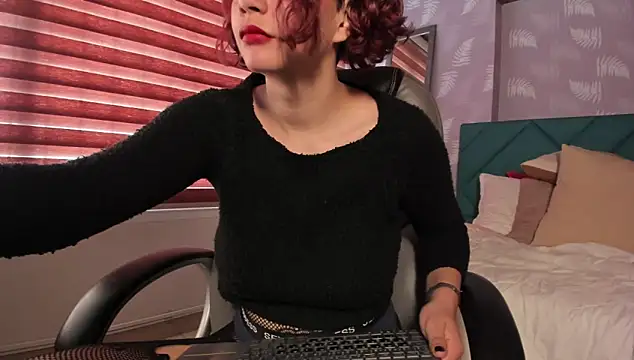 Snapshot of Moony_14 chatting on 01.04.25 Moony 14 online show from 01.04.25