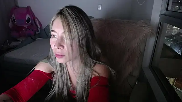  arianalzate  online show from 12.13.24