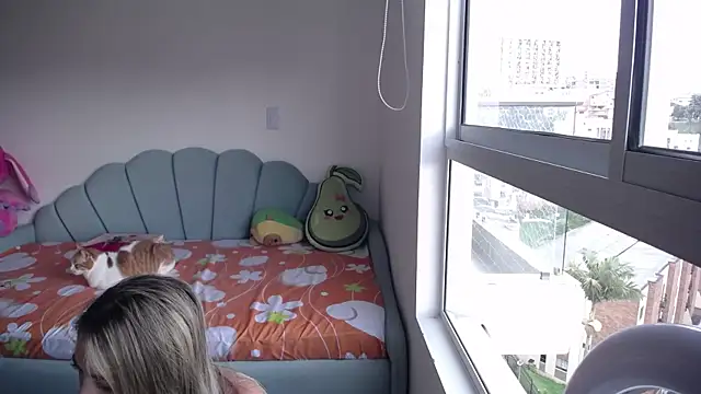  arianalzate  online show from 01.17.25