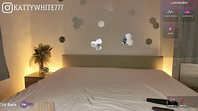 -KATTY- online show from 10.13.25