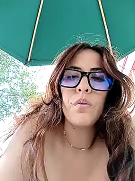 Snapshot of Lena-32 chatting on 02.26.25 Lena-32 online show from 02.26.25