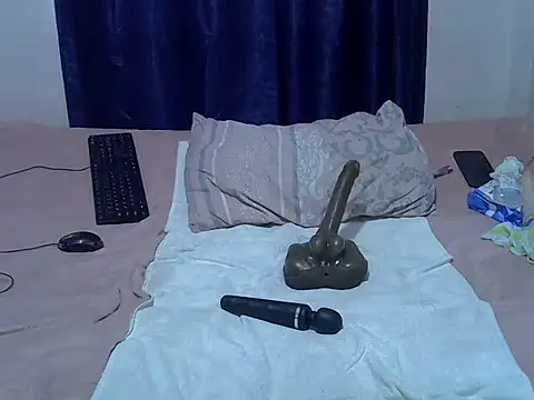 Snapshot of big_ass4 chatting on 12.08.24 big ass4 online show from 12.08.24