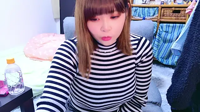 Snapshot of Megu_Melon chatting on 01.03.25 Megu Melon online show from 01.03.25