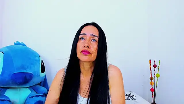 HorniestMilf online show from 04.15.26