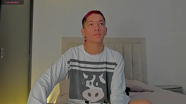 JulianRose 1 online show from 12.05.25